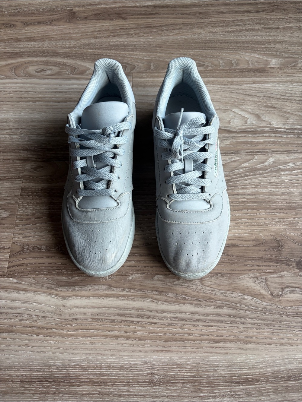 Adidas Sneakers